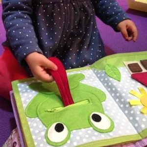 livro de tecido sensorial - leitura infantil